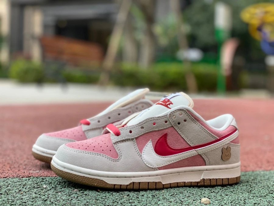 Nike SB Dunk Low Pro