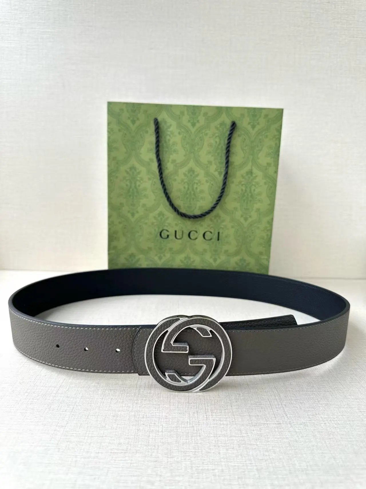 Gucci  Louis Vuitton...Belt