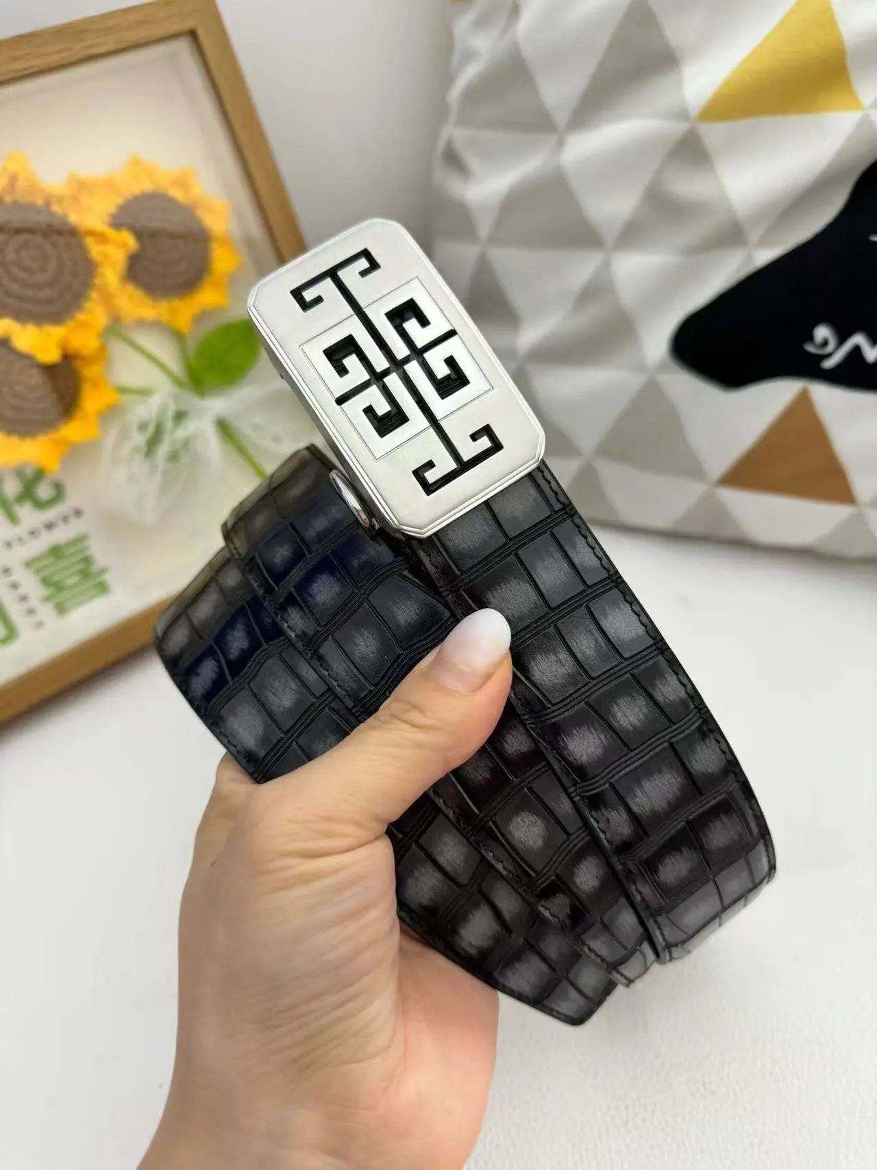  Louis Vuitton Gucci...Belt