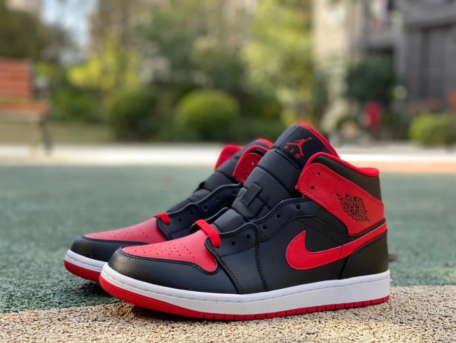 Jordan 1 Mid