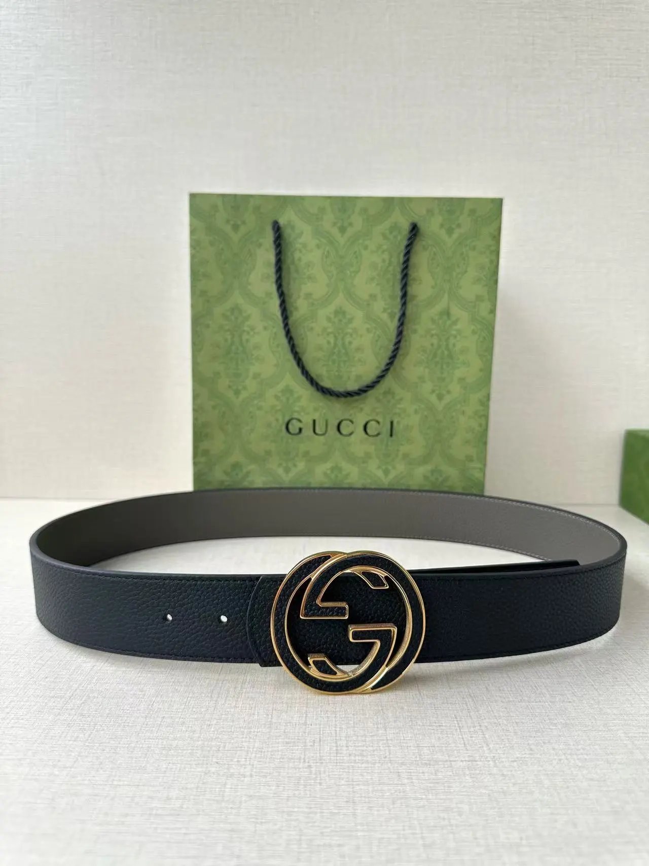 Gucci  Louis Vuitton...Belt