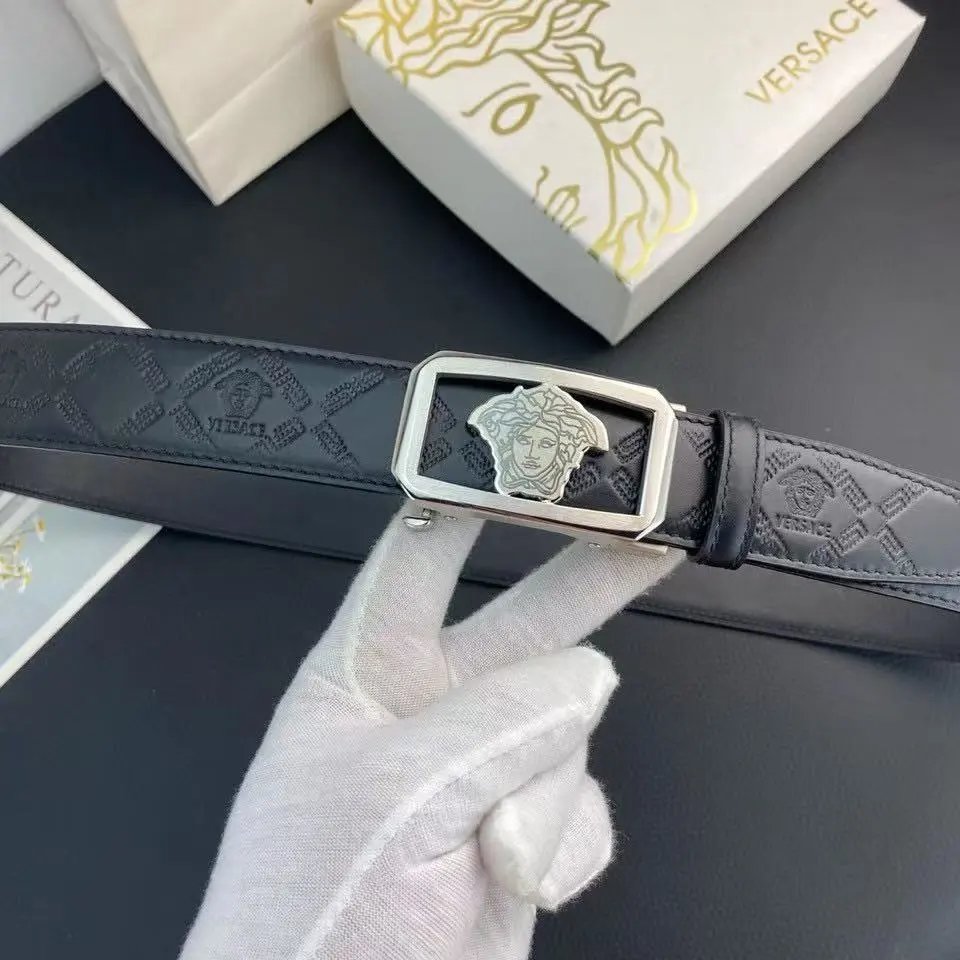 Gucci  Louis Vuitton...Belt