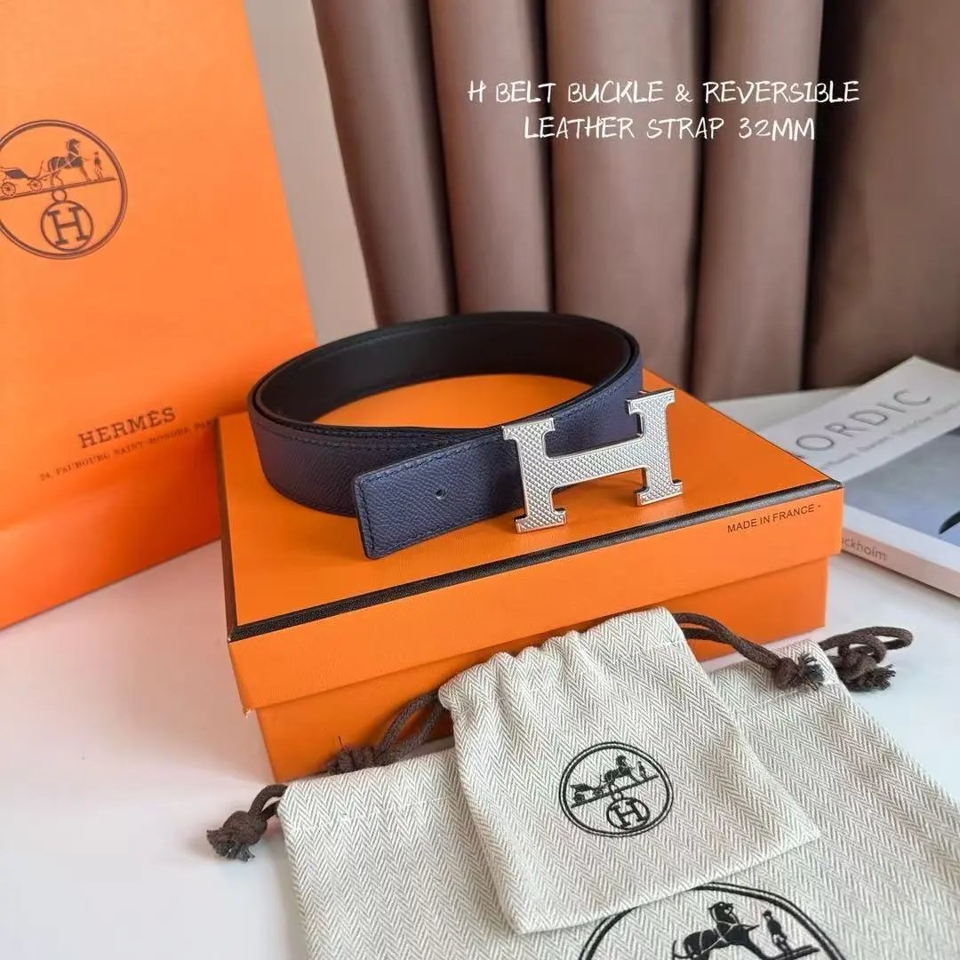 Gucci  Louis Vuitton...Belt