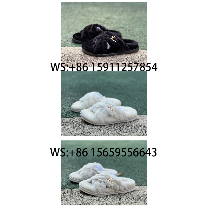 Louis Vuitton Slippers