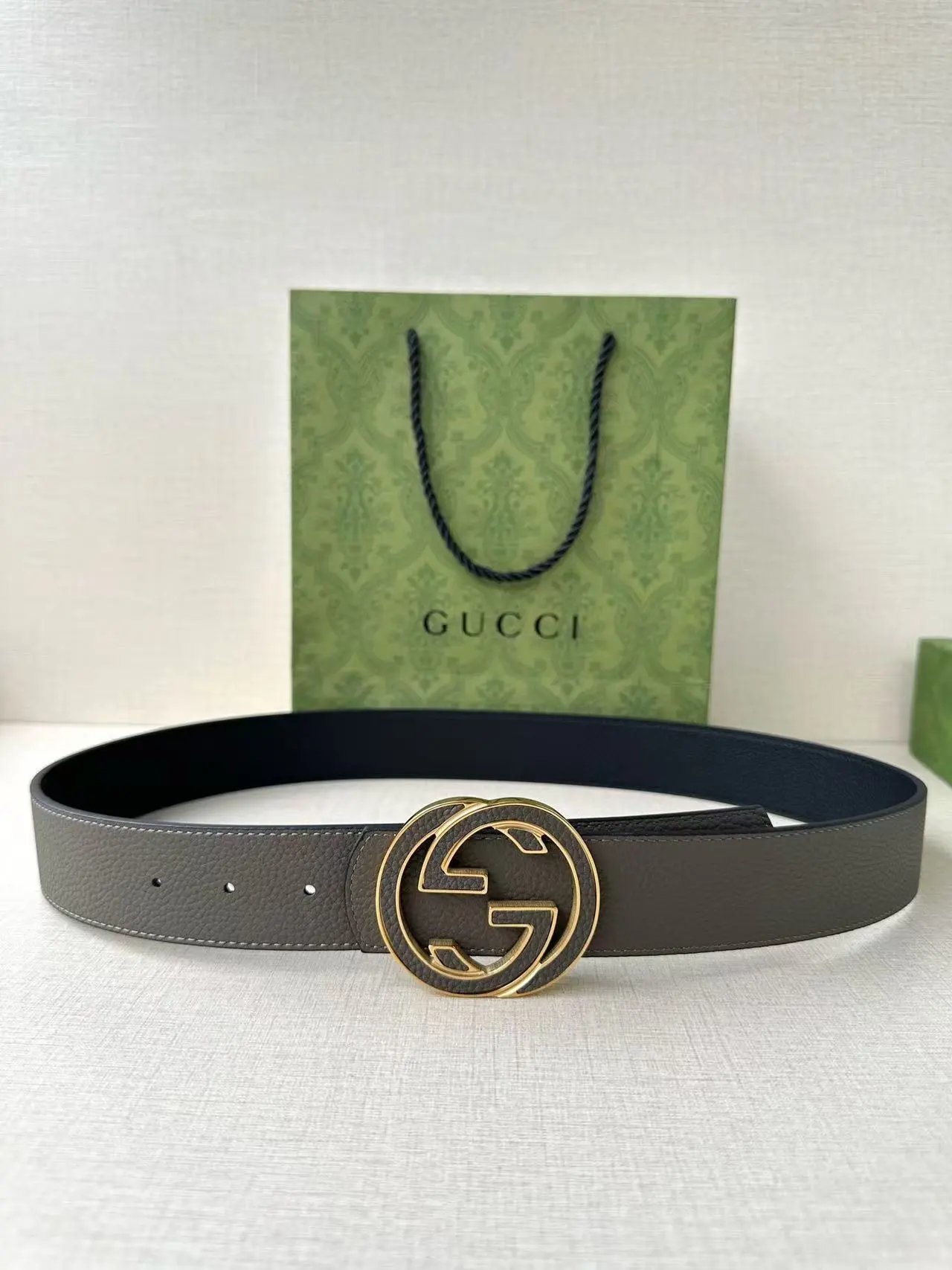 Gucci  Louis Vuitton...Belt