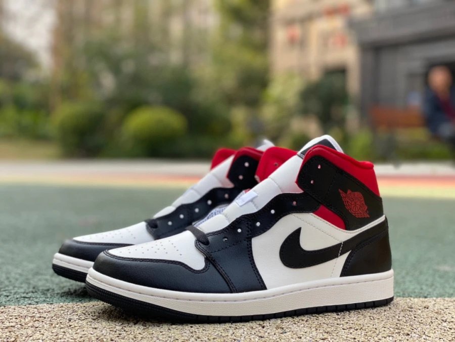 Jordan 1 Mid