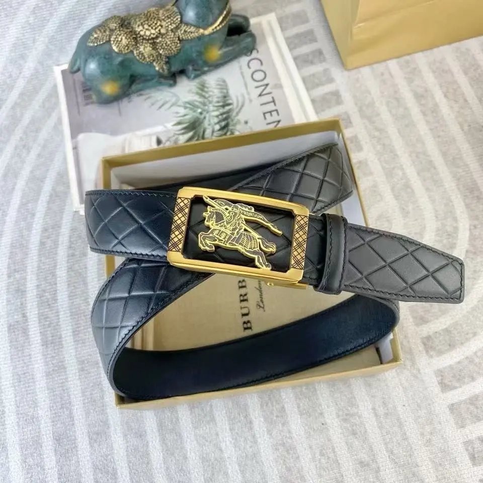 Gucci  Louis Vuitton...Belt