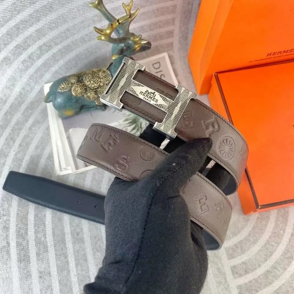 Gucci  Louis Vuitton...Belt