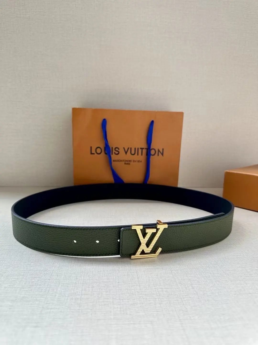  Louis Vuitton Gucci...Belt
