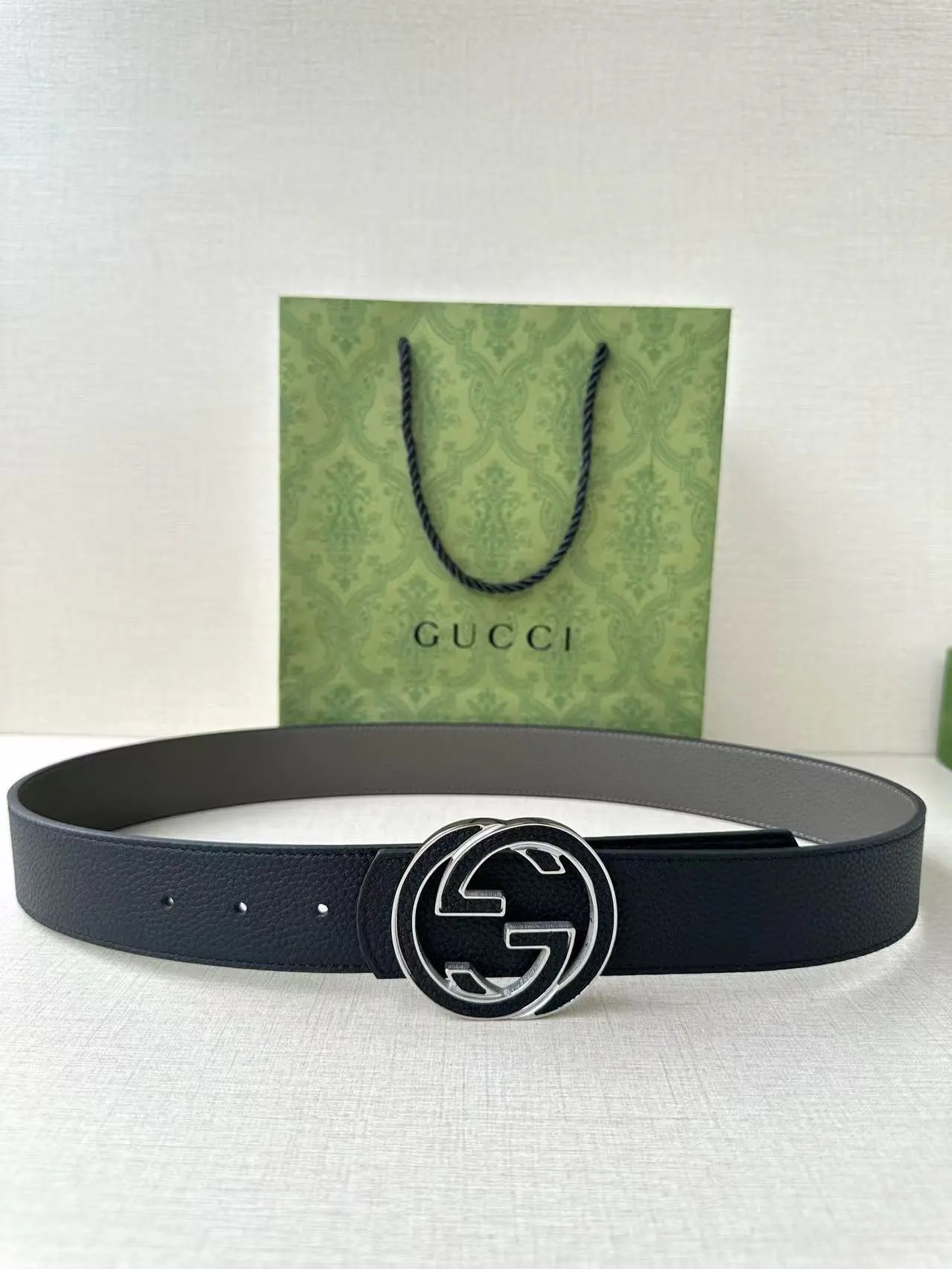 Gucci  Louis Vuitton...Belt
