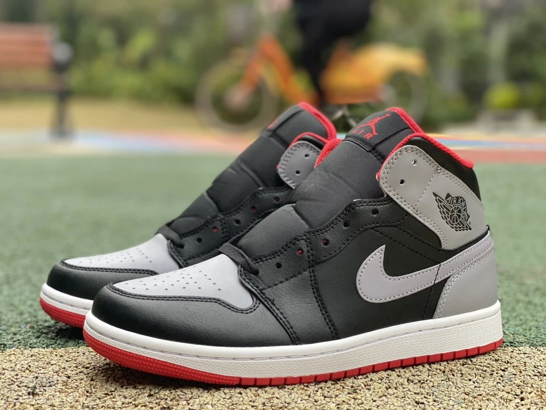 Jordan 1 Mid