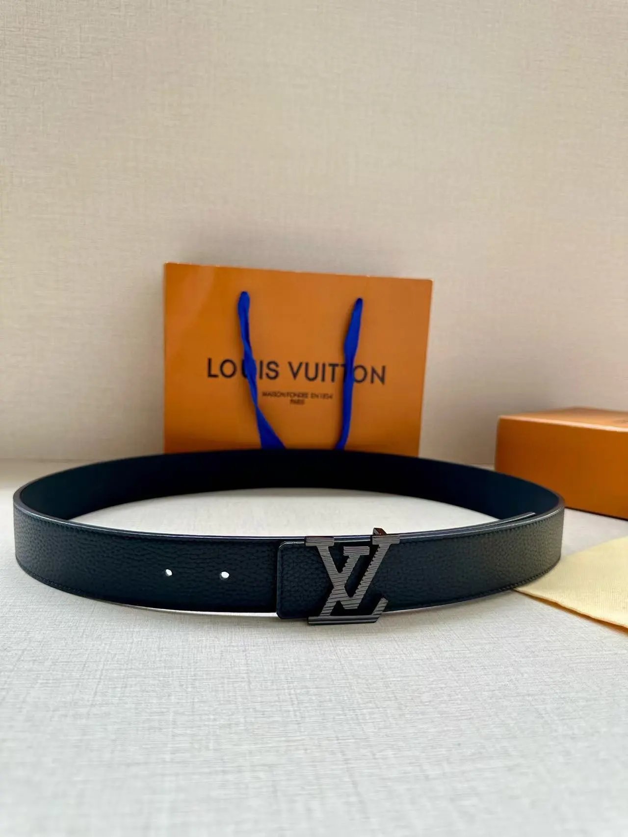 Louis Vuitton Gucci...Belt