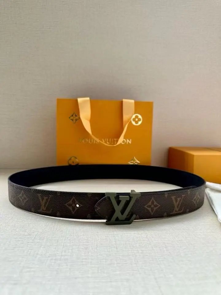  Louis Vuitton Gucci...Belt