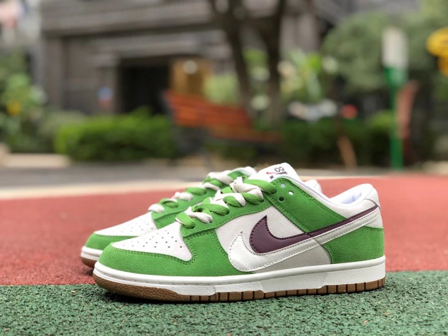 Nike SB Dunk Low
