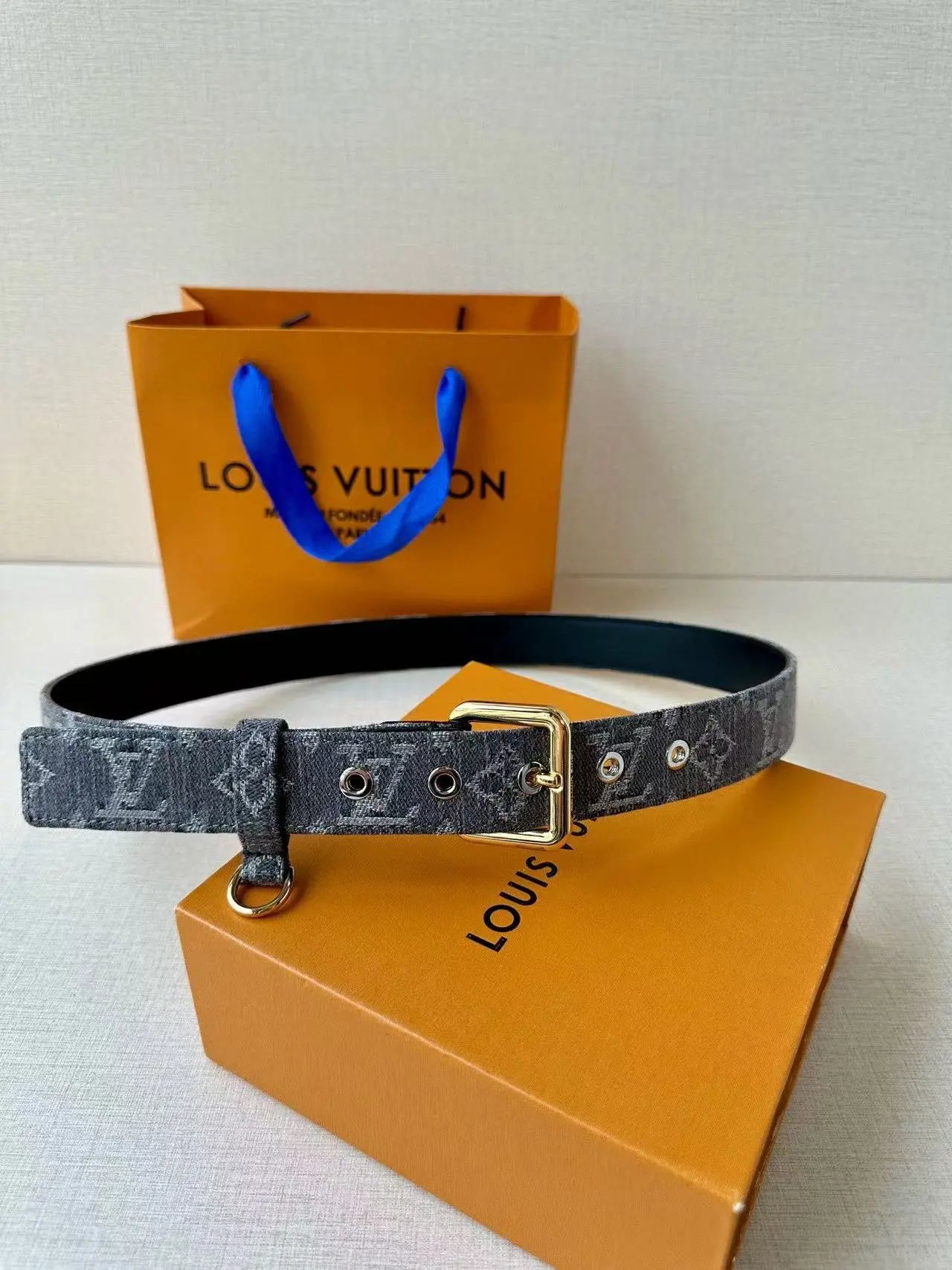  Louis Vuitton Gucci...Belt