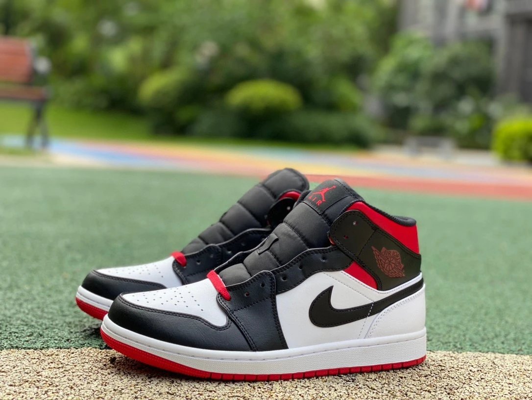 Jordan 1 Mid