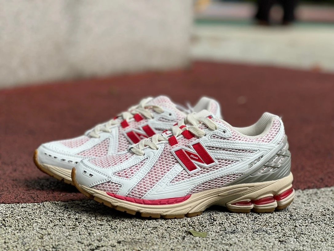 New Balance 1906R