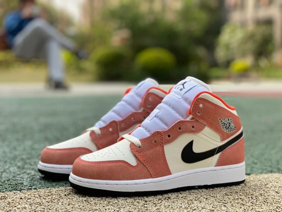Jordan 1 Mid