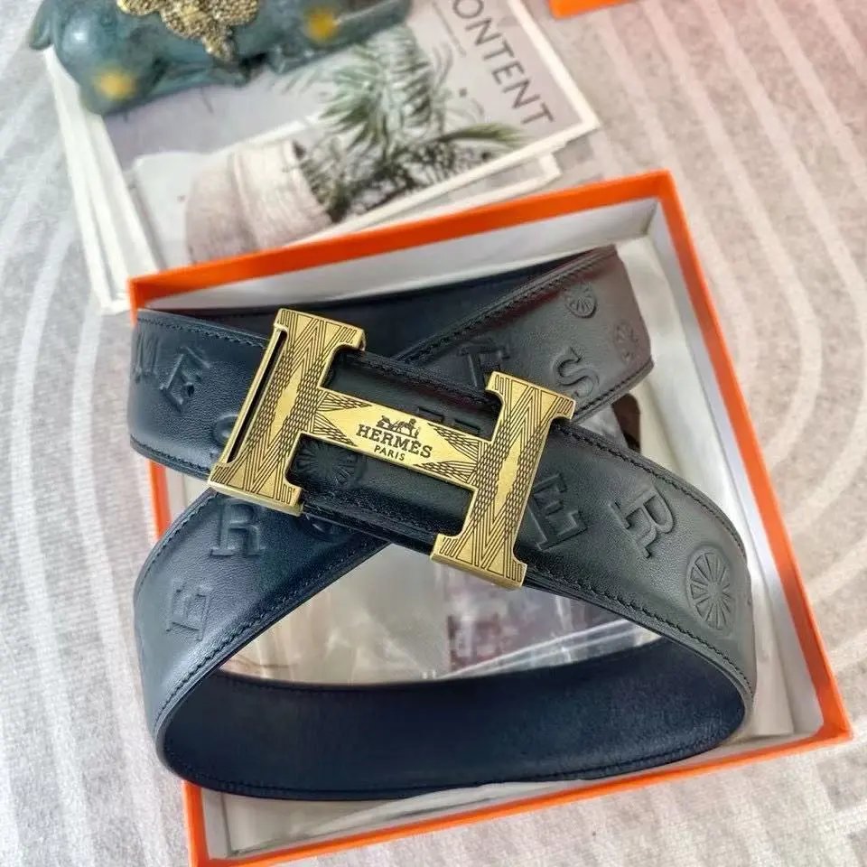 Gucci  Louis Vuitton...Belt