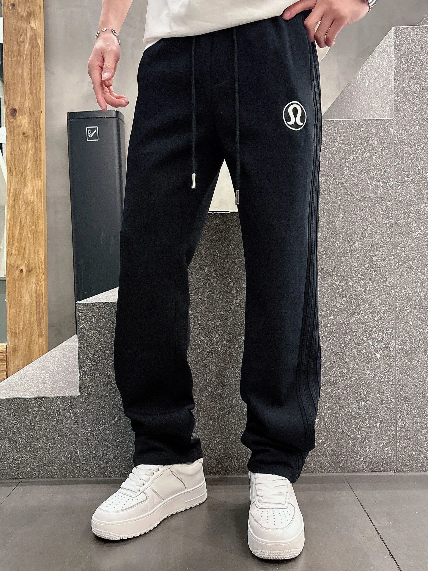 Gucci Pants
