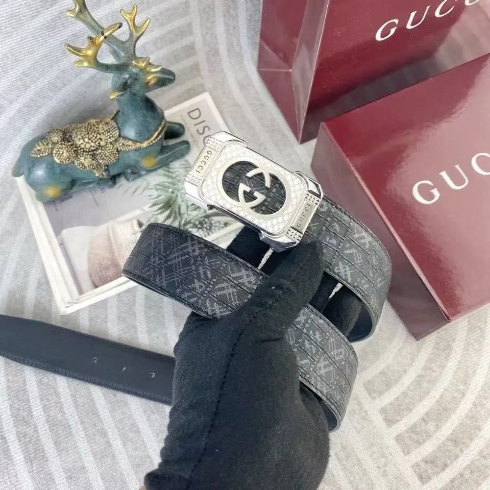 Gucci  Louis Vuitton...Belt