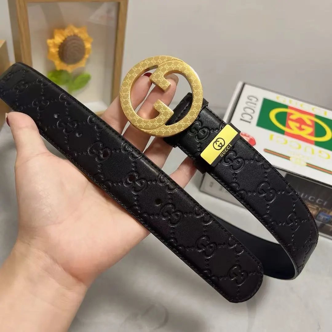Gucci  Louis Vuitton...Belt