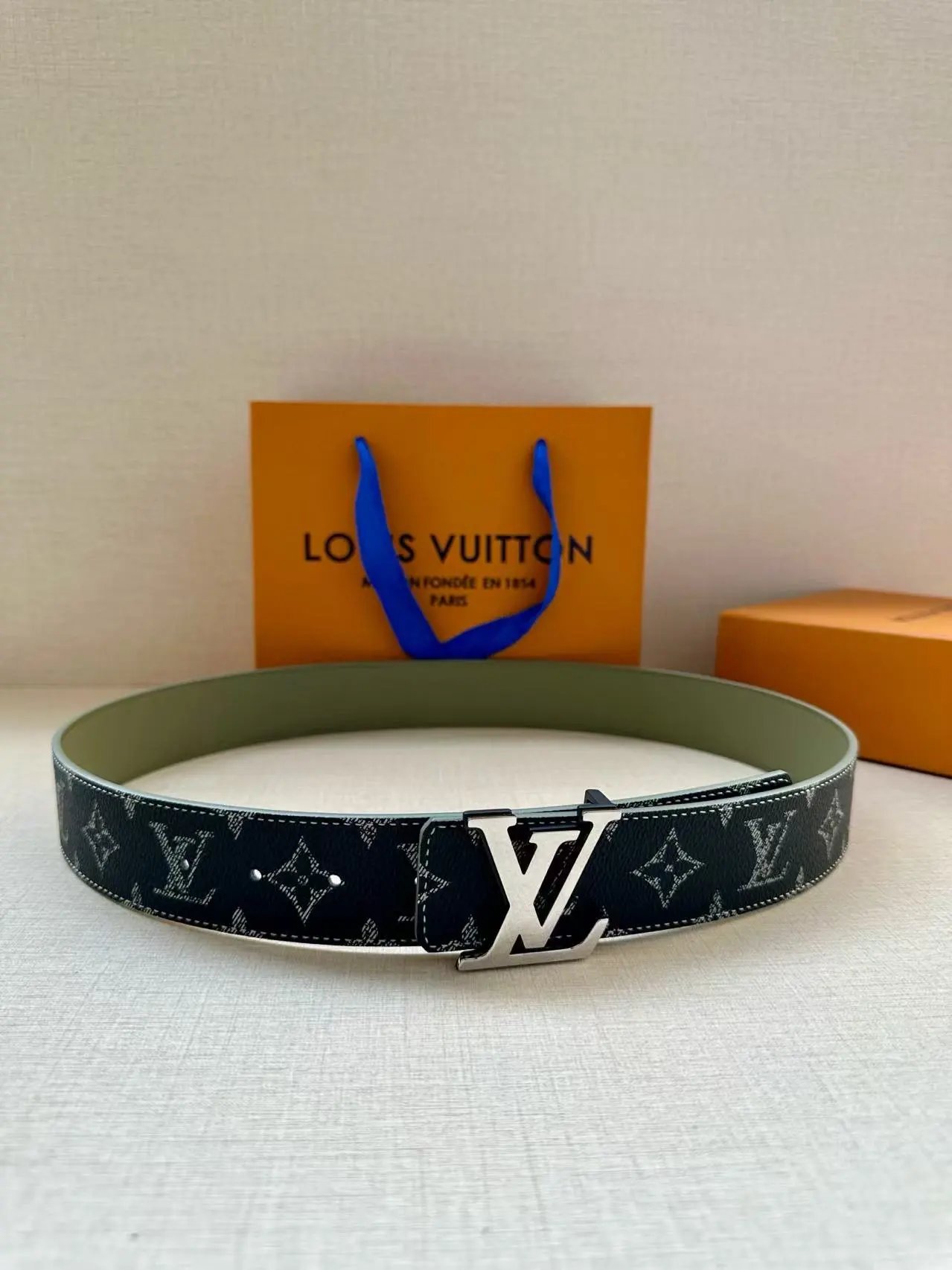Fendi  Louis Vuitton... Belt