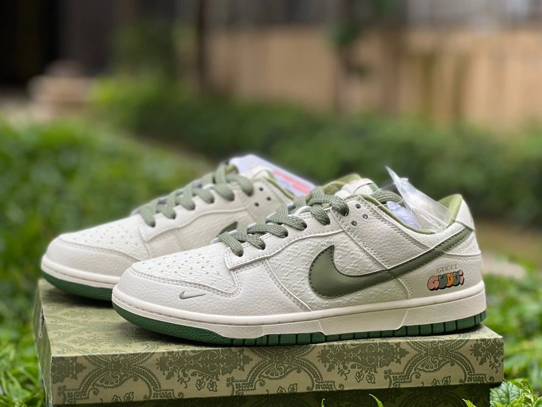 Nike Dunk Low Retro SE