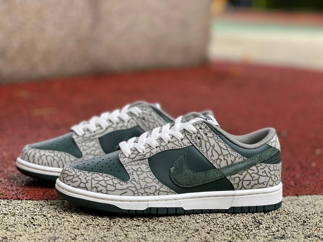 Nike Dunk Low Retro SE
