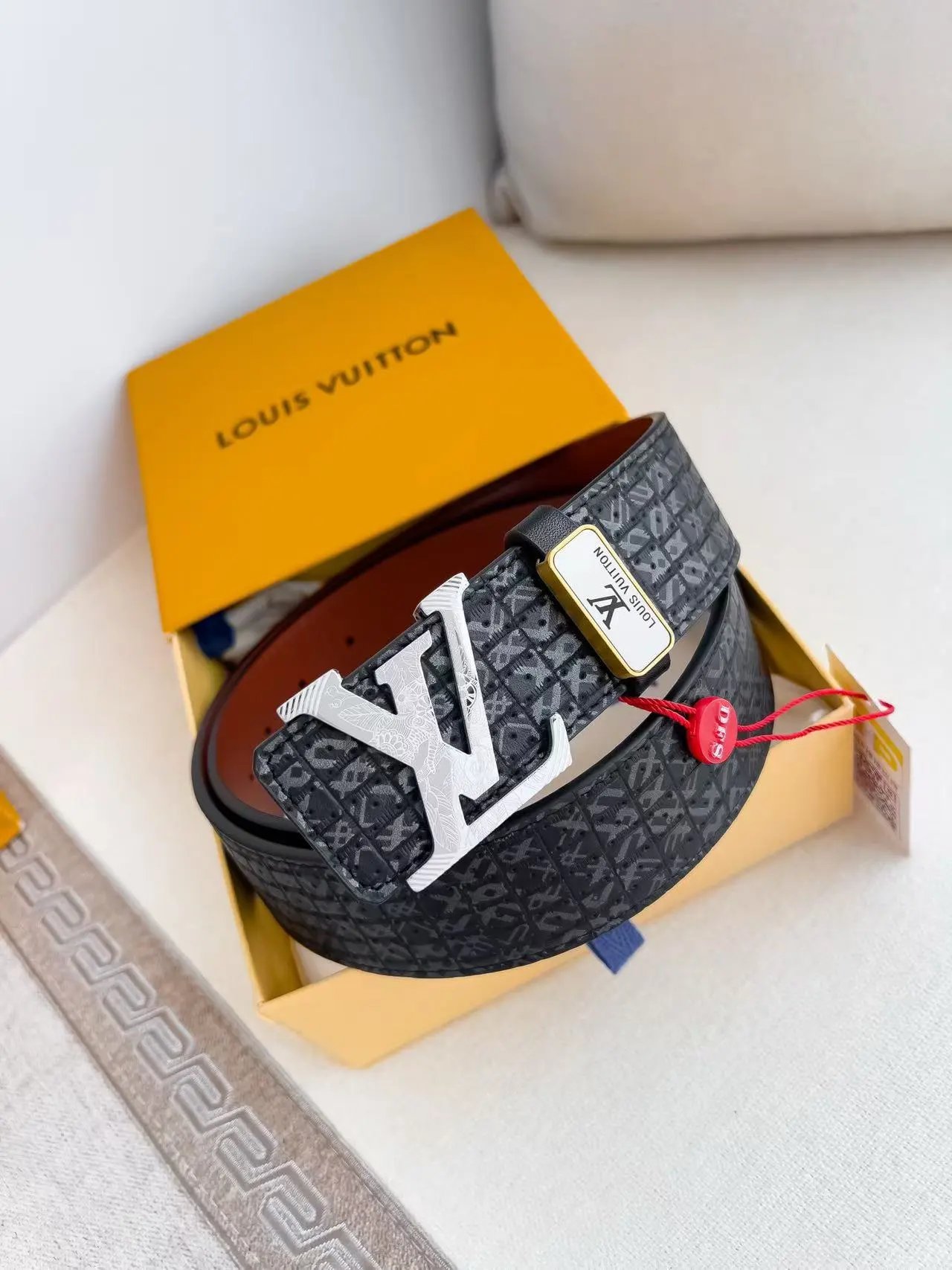  Louis Vuitton Gucci...Belt