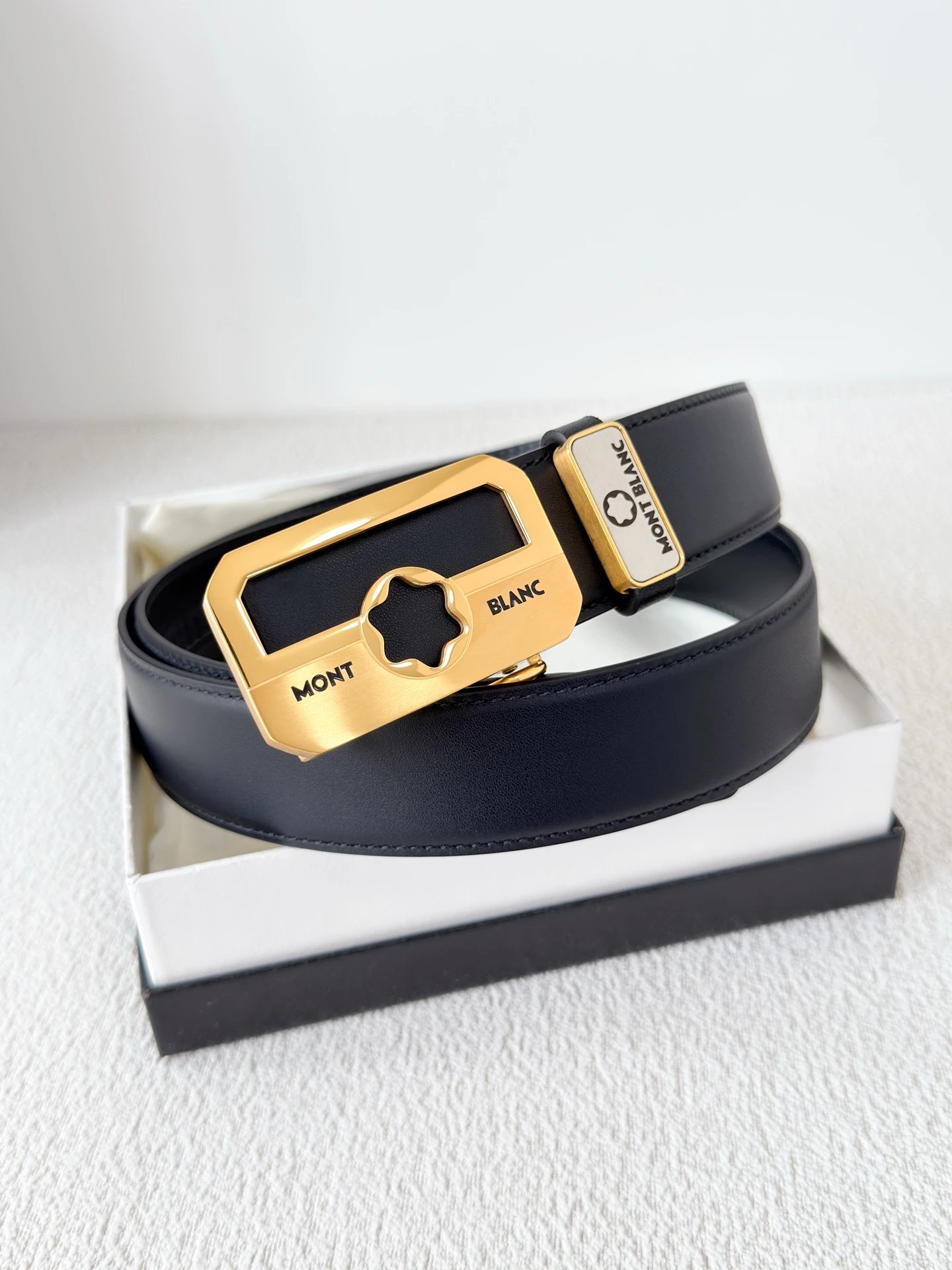 Louis Vuitton Gucci...Belt