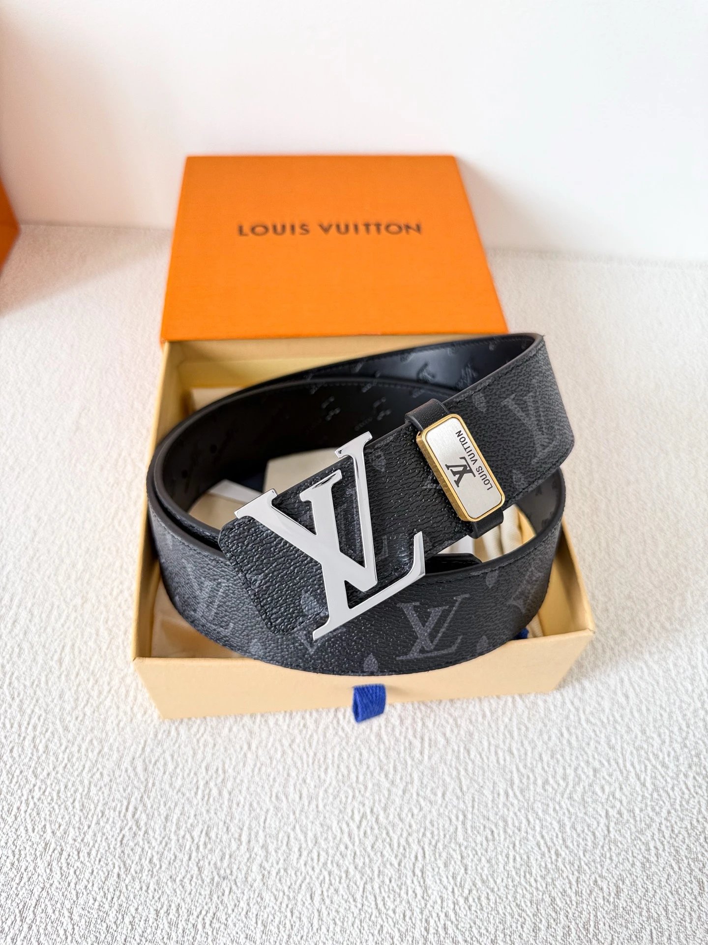 Louis Vuitton Gucci...Belt