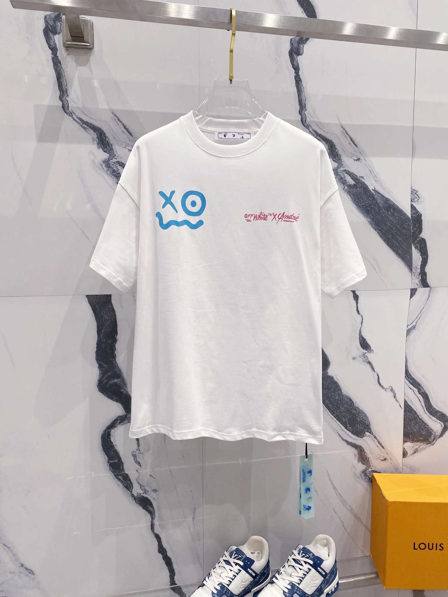  Off-White T-Shirts