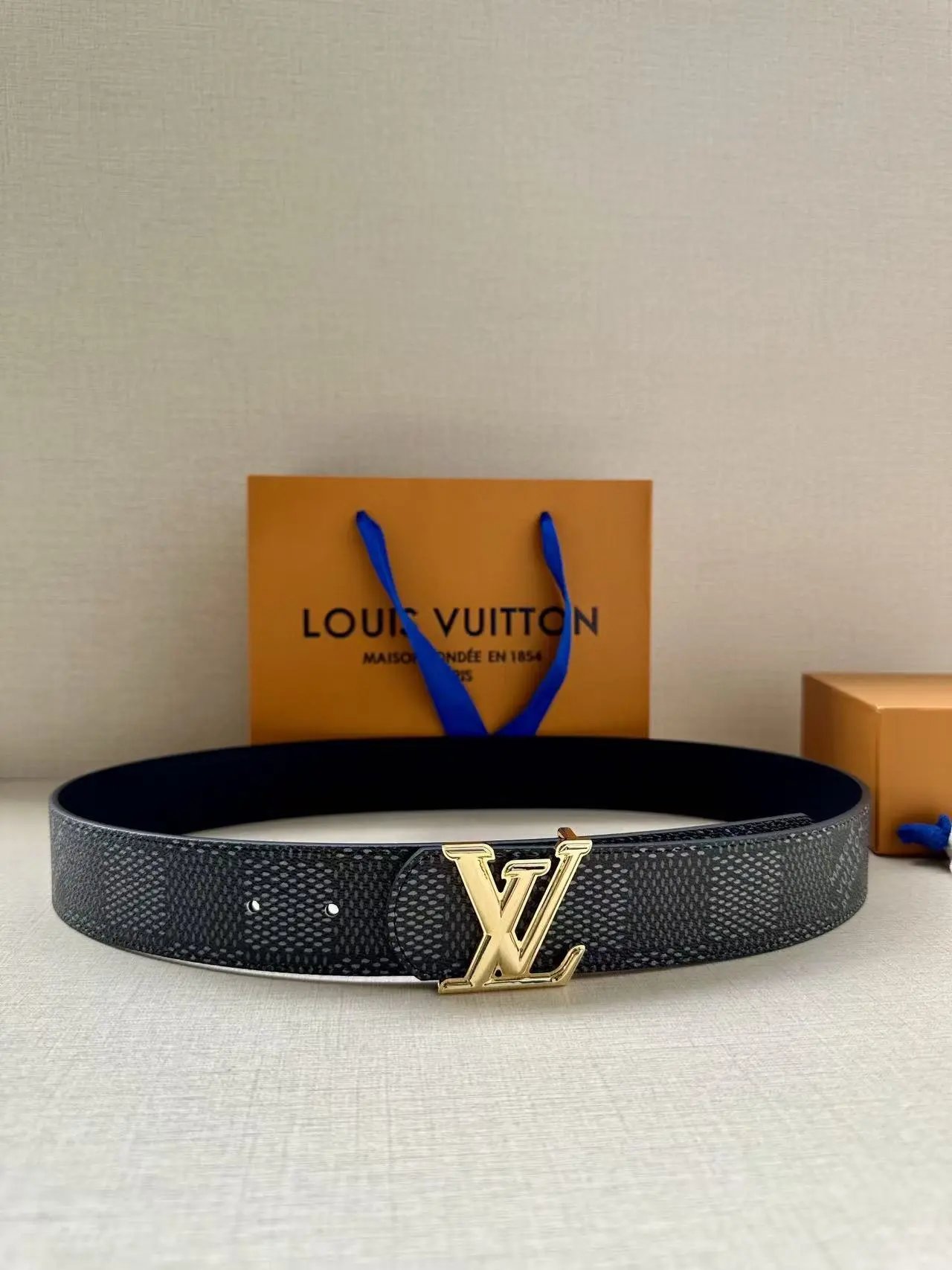  Louis Vuitton Gucci...Belt