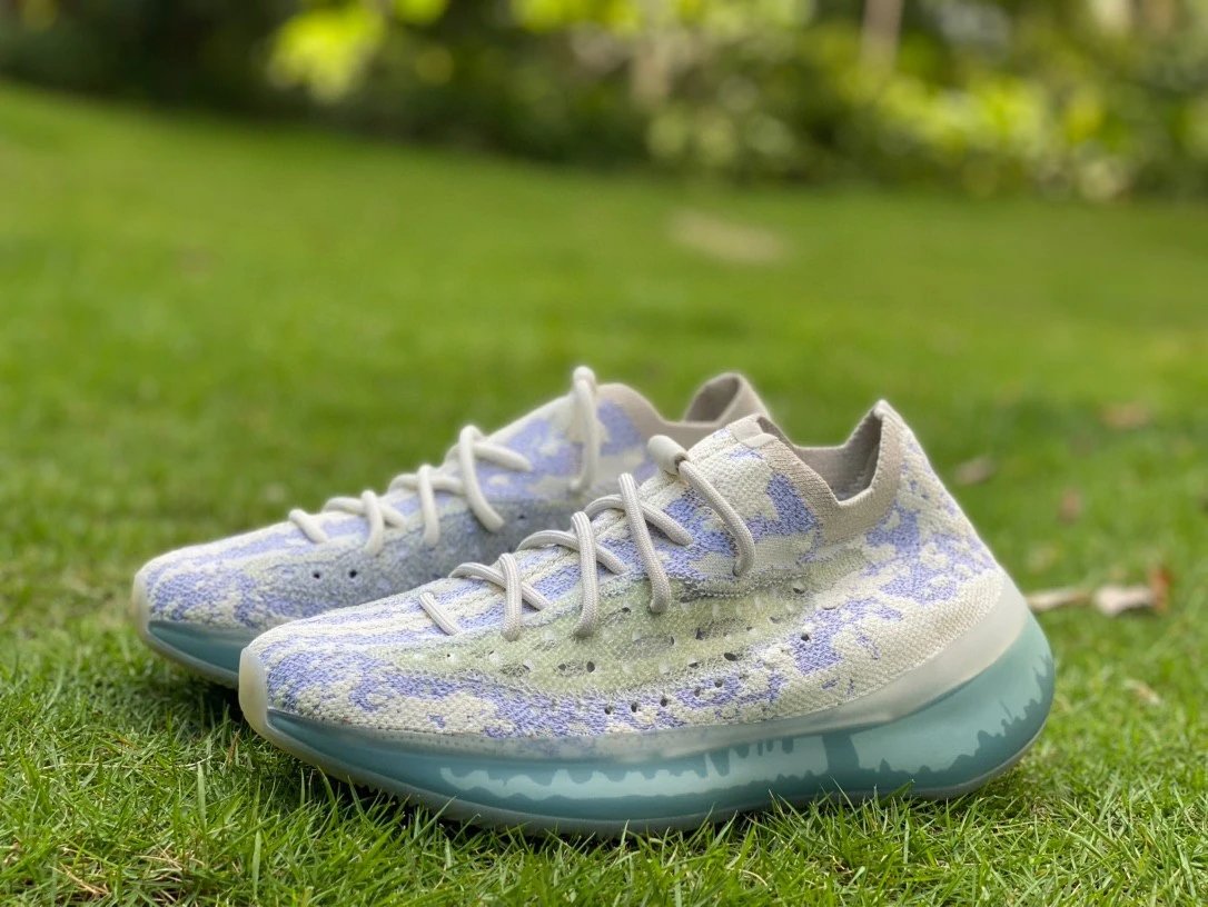 ad Yeezy Boost 380