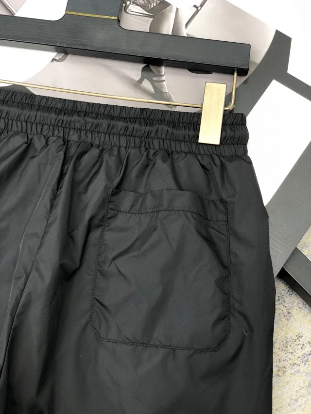 Moncler Swimwear Logo-Print Drawstring Swim Shorts product detail image 12