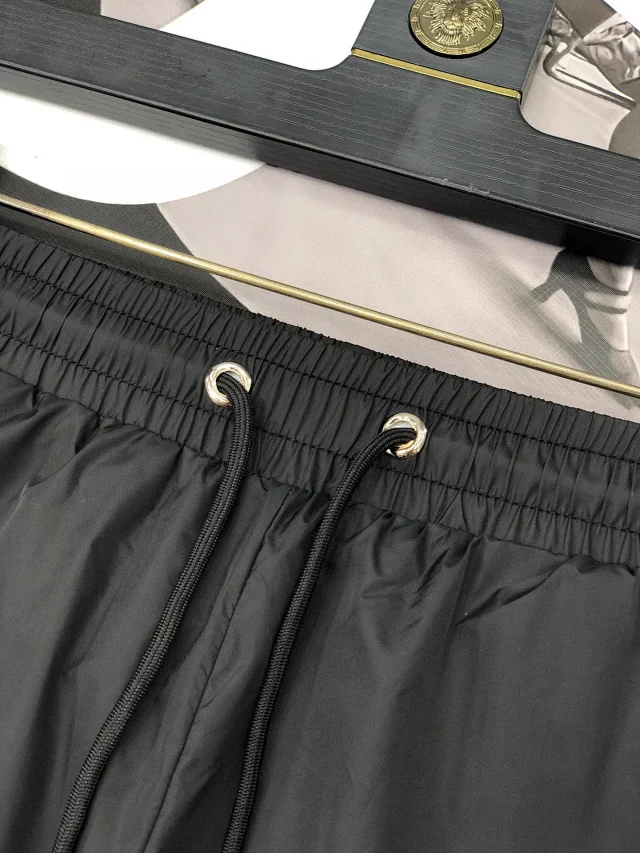 Moncler Swimwear Logo-Print Drawstring Swim Shorts product detail image 15