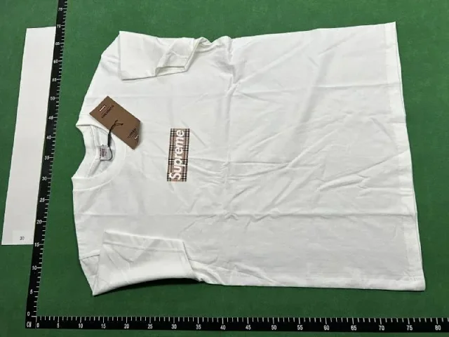 Supreme T-Shirts Short-Sleeve Graphic Logo T-Shirt product detail image 4