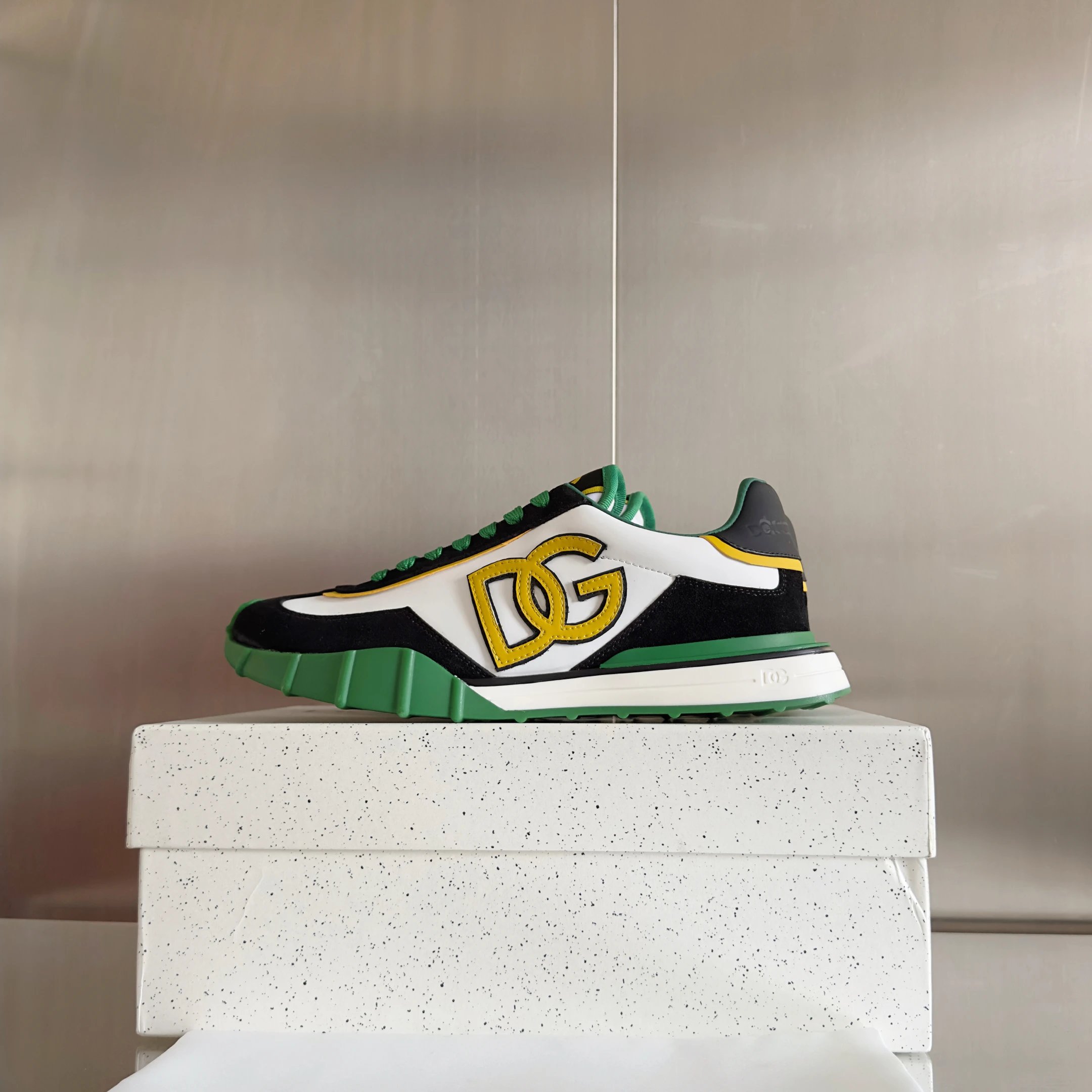 Dolce & Gabbana Sneakers Chunky mesh with logo-embossed sole — D&G sneakers 10