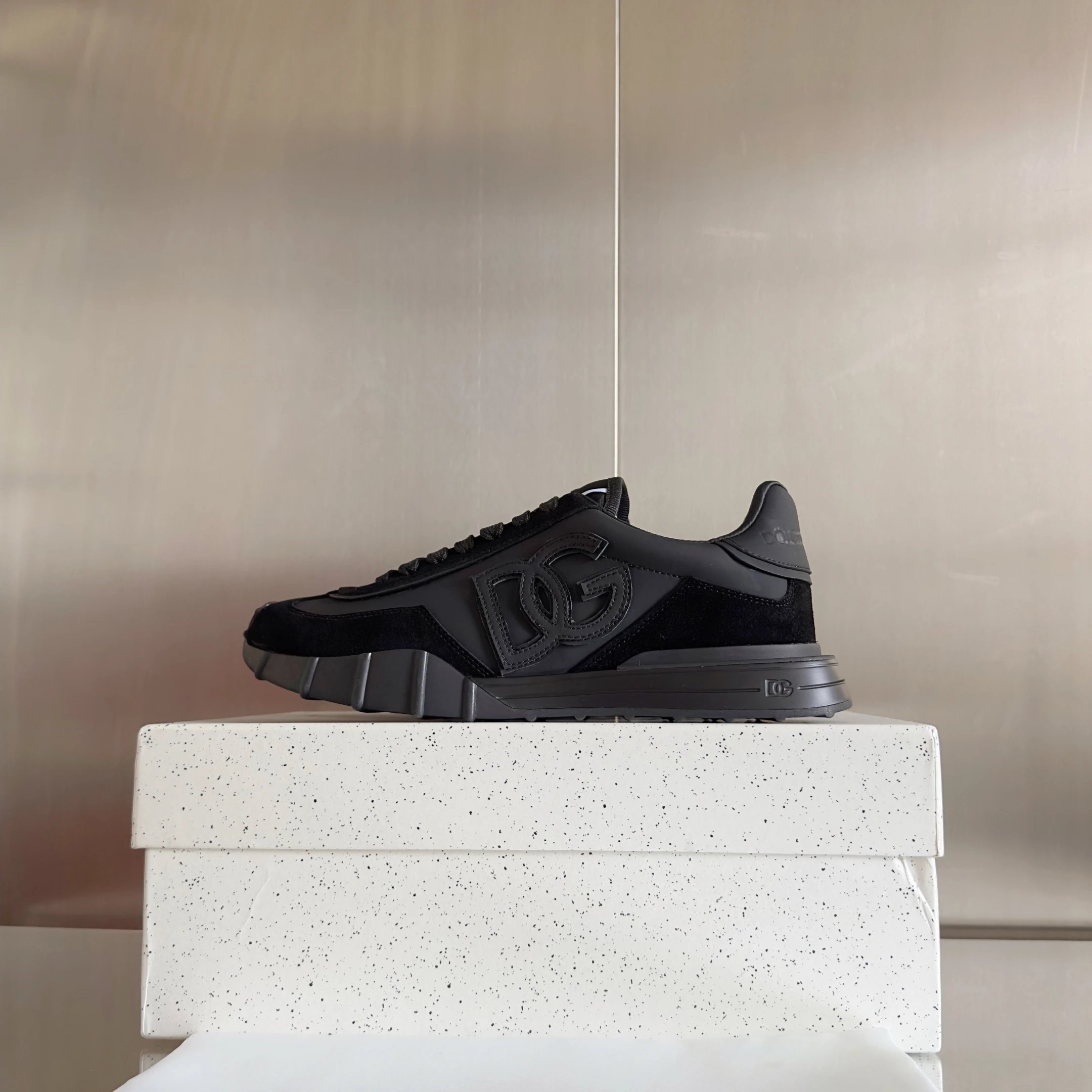 Dolce & Gabbana Sneakers Chunky mesh with logo-embossed sole — D&G sneakers 07
