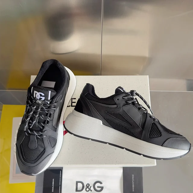 Dolce & Gabbana Sneakers Chunky mesh with logo-embossed sole product detail image 3