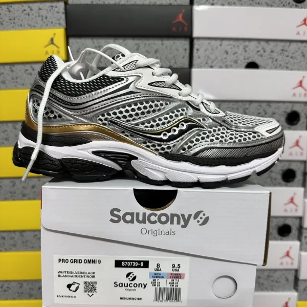 Saucony Pro Grid Omni 9 White / Silver / Black Running Shoes - 1