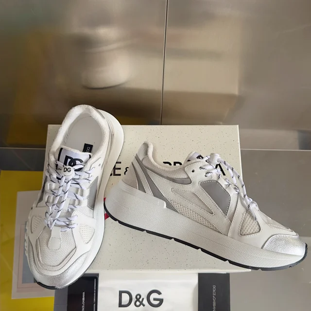 Dolce & Gabbana Sneakers Chunky mesh with logo-embossed sole product detail image 12
