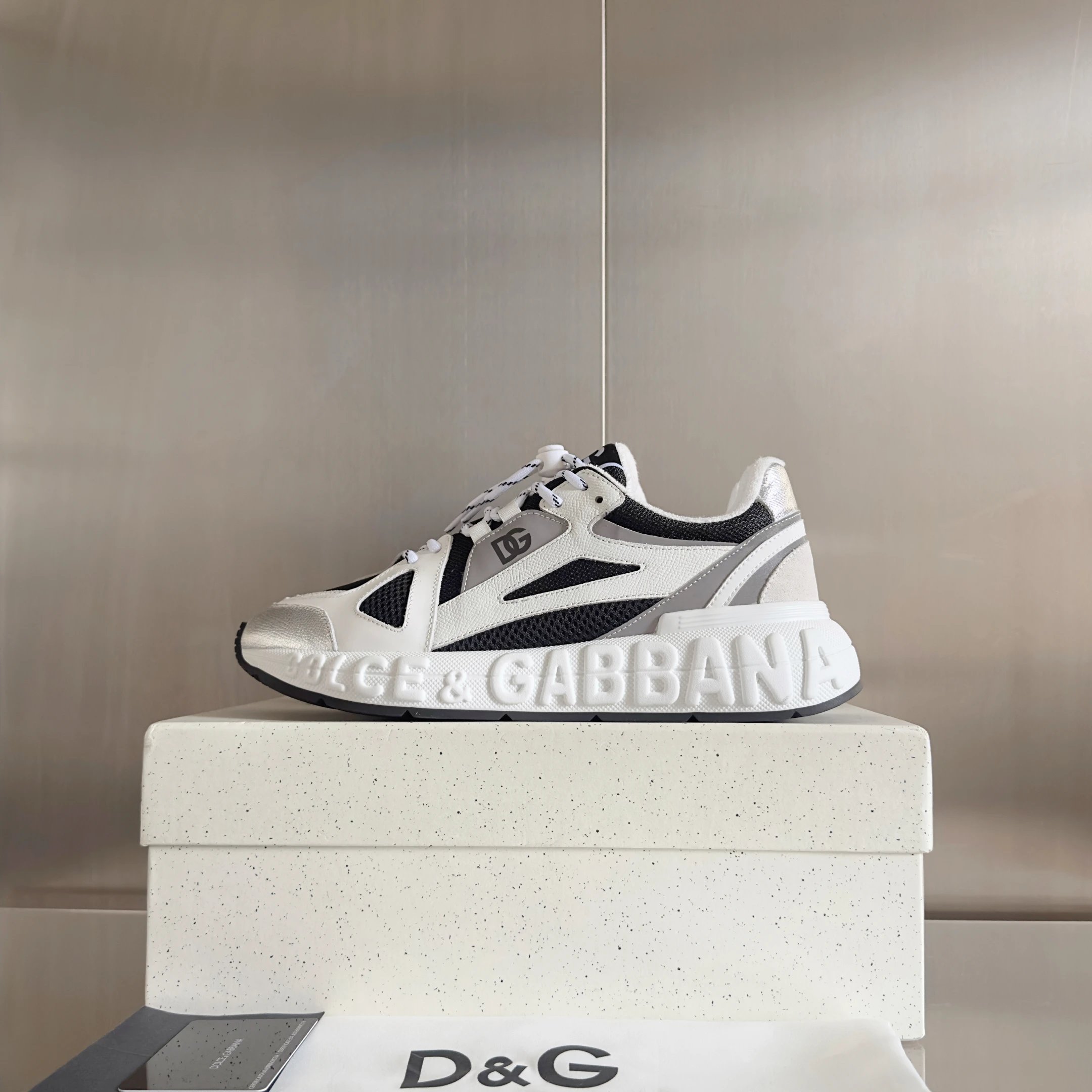 Dolce & Gabbana Sneakers Chunky mesh with logo-embossed sole — D&G sneakers 04