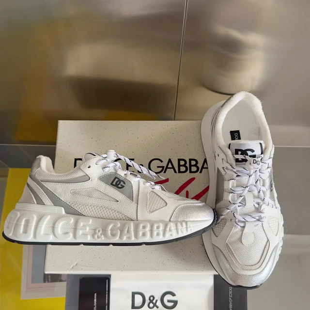 Dolce & Gabbana Sneakers Chunky mesh with logo-embossed sole product detail image 11