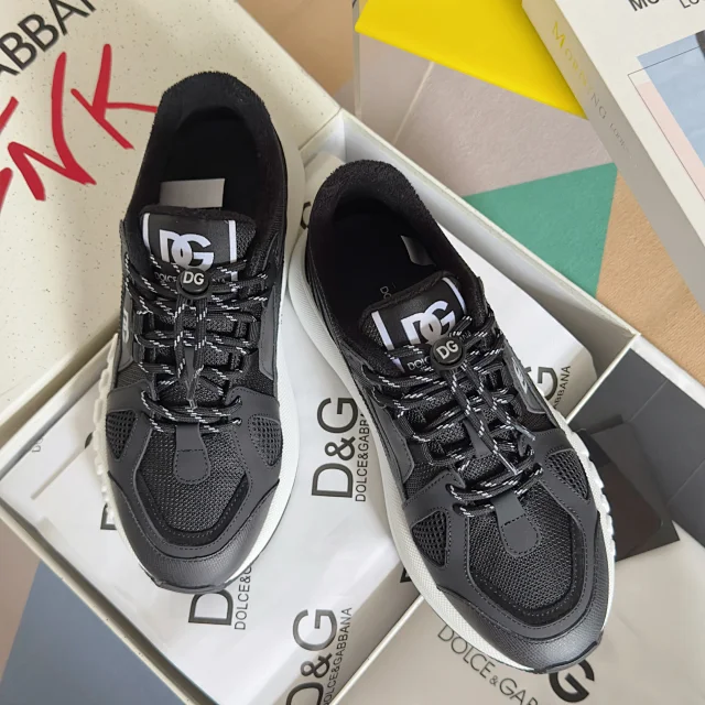 Dolce & Gabbana Sneakers Chunky mesh with logo-embossed sole product detail image 1