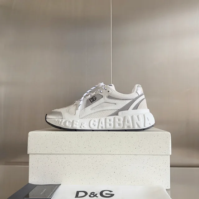 Dolce & Gabbana Sneakers Chunky mesh with logo-embossed sole product detail image 14