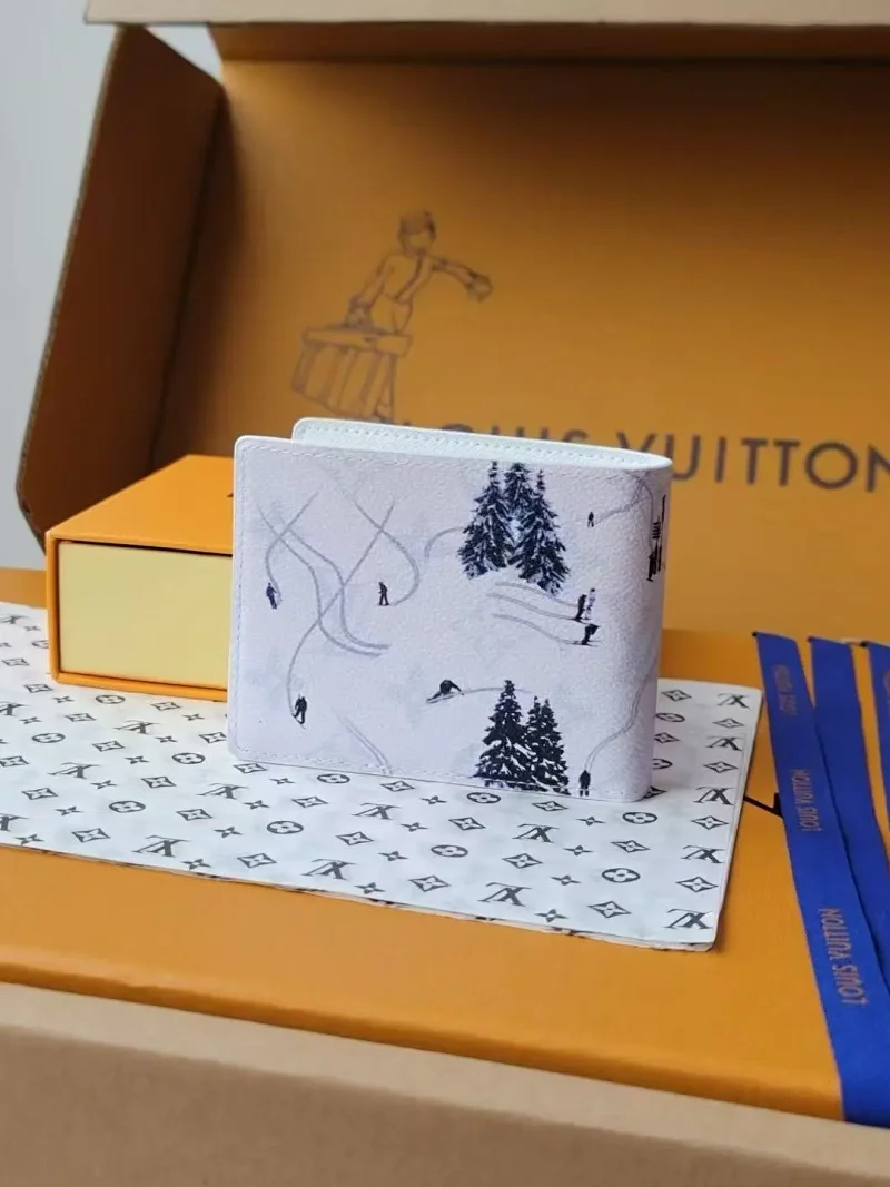 White Wallet