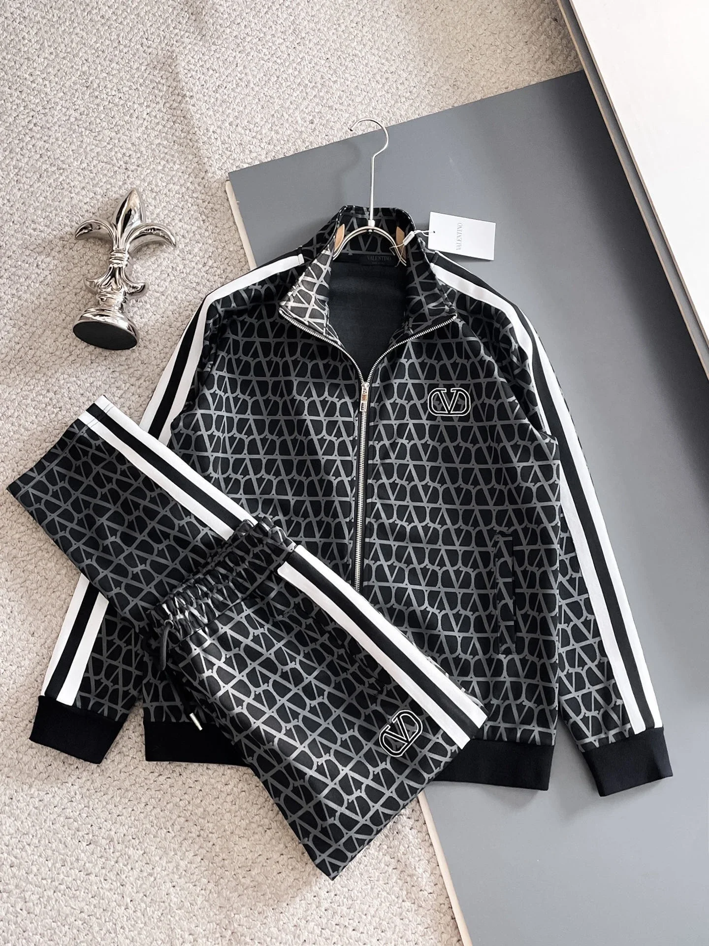 1to1reps Jackets fashion reps product V1alentino Black Tra