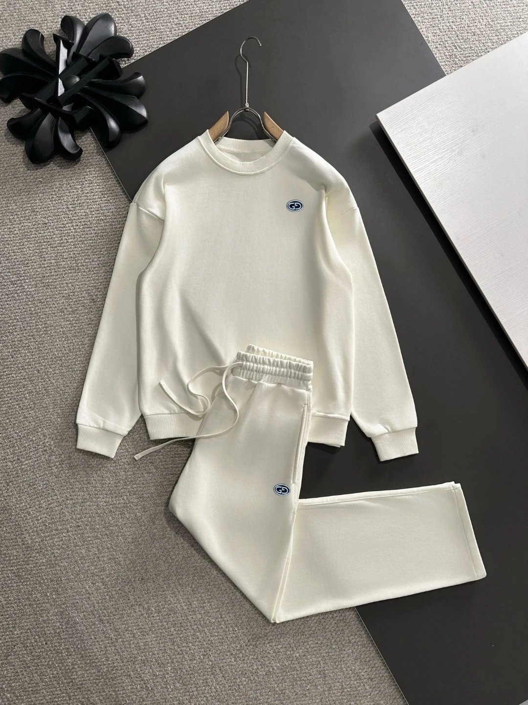 Unbranded Tracksuits Crewneck sweatshirt and drawstring straight-leg pants set with embroidered double-G emblem — 04